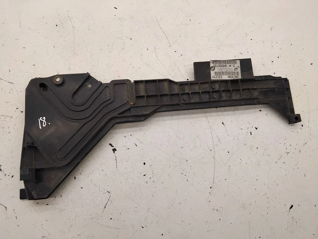 Radiator mount bracket 3509203