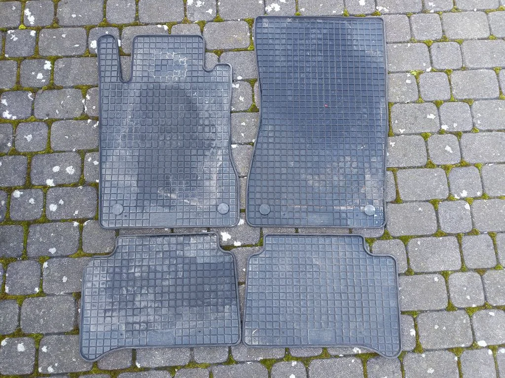 Car floor mat set – Mercedes-Benz E-Class W211 (2002-2009)