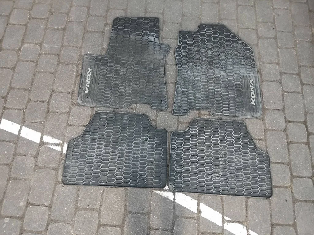 Paklājiņu komplekts K4131ADE00