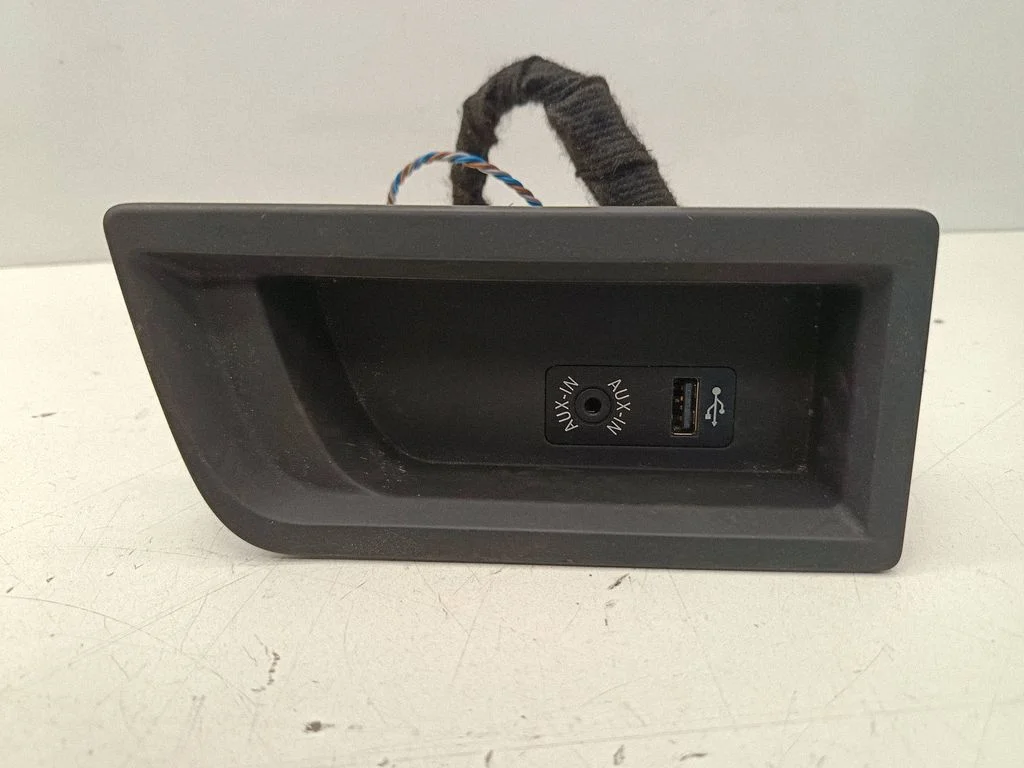 USB socket connector 10502682