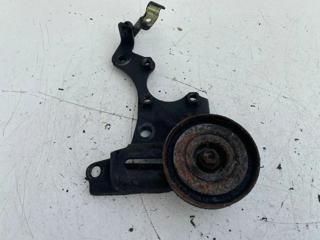 Napinacz paska wspomagania – Toyota Corolla Verso E121 (2001-2004)