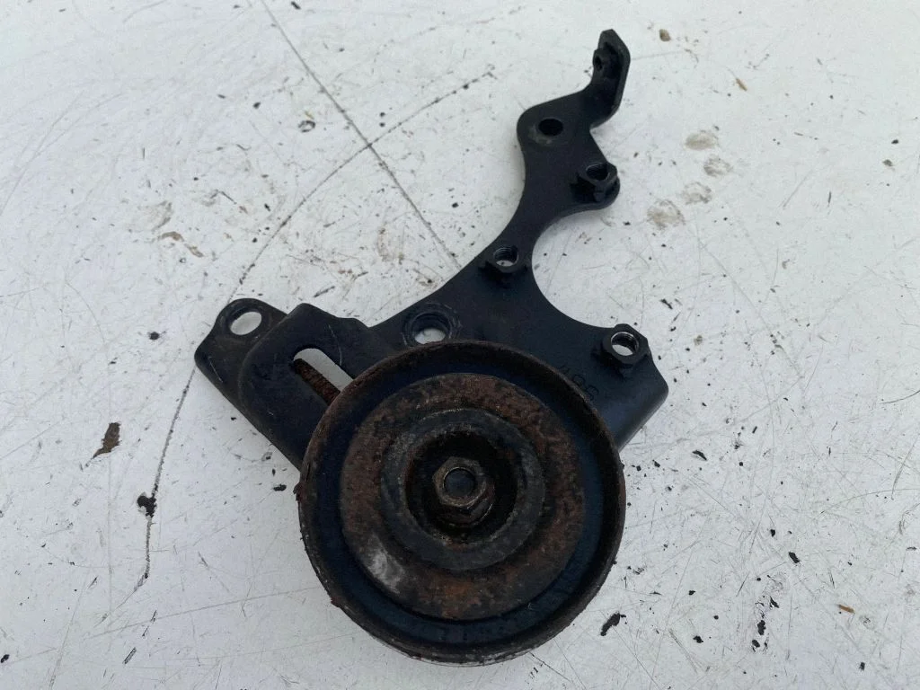 Napinacz paska wspomagania – Toyota Corolla Verso E121 (2001-2004)