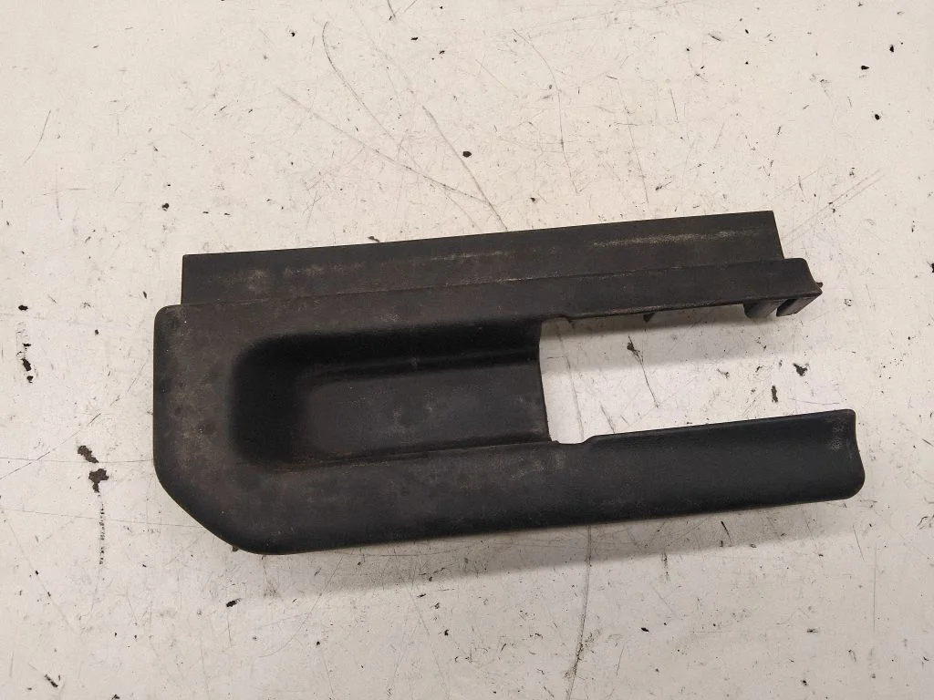 Rear seat rail trim cover 7215747070