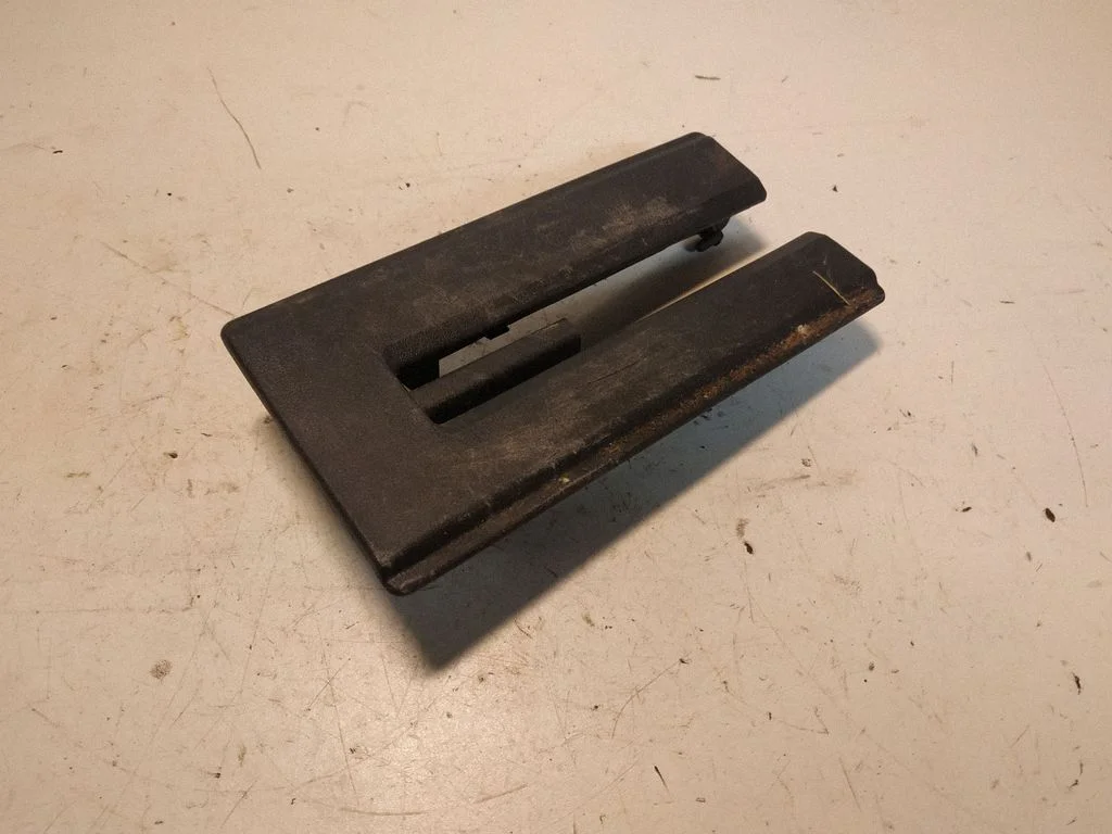 Rear seat rail trim cover 721570F020