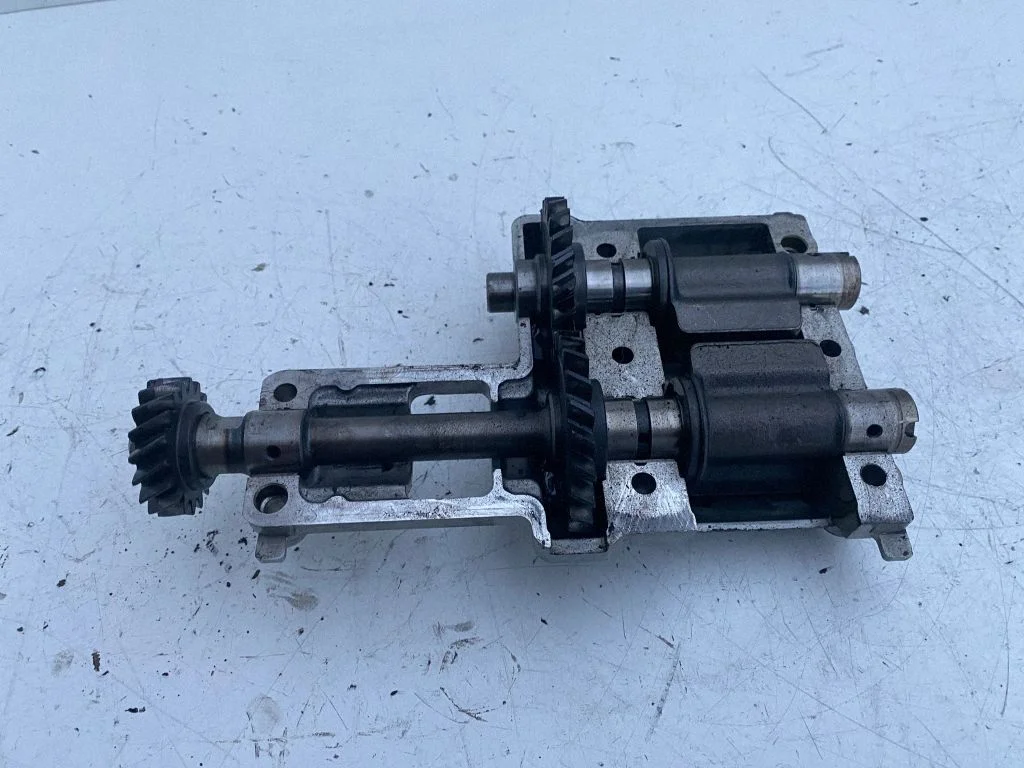Oil pump balance shaft – Toyota Previa (XR30, XR40) II (2000-2006)