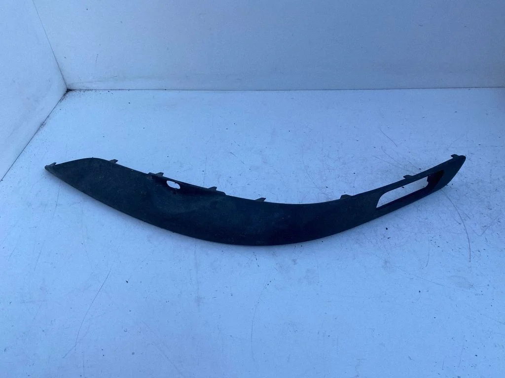 Front bumper corner part panel trim – Volvo S80 (2004-2006)