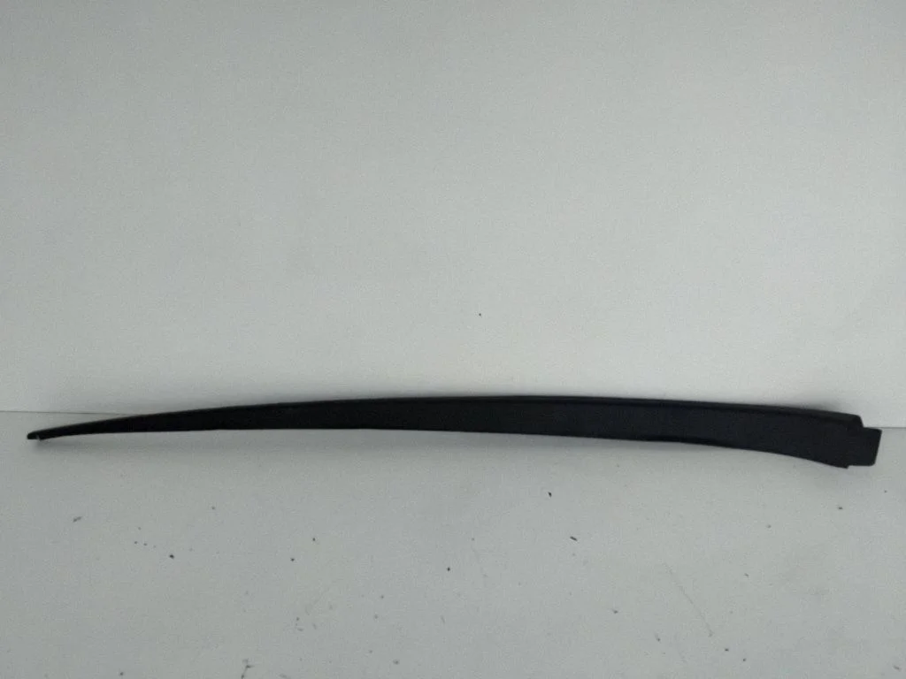 Vējstikla apdare – Volkswagen Golf Plus (2005-2013)