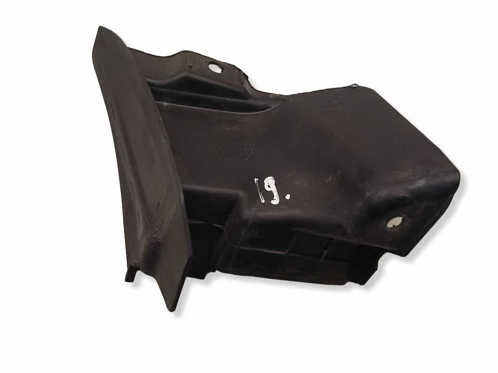 Fender end trim 86439B2000