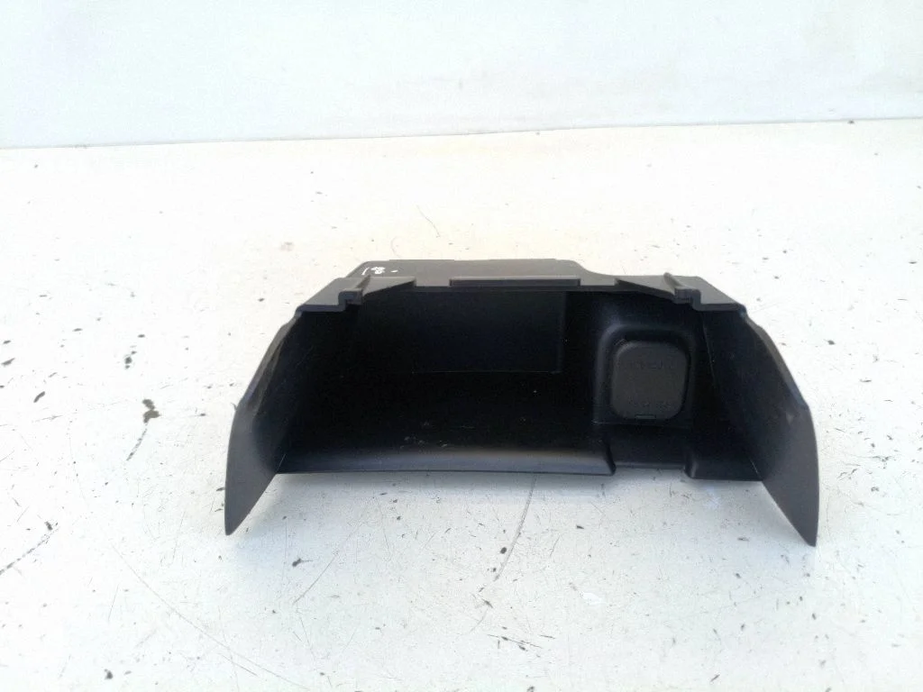 12 V Socket (front) GHP964361