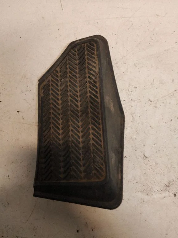 Foot rest pad/dead pedal 5819242030