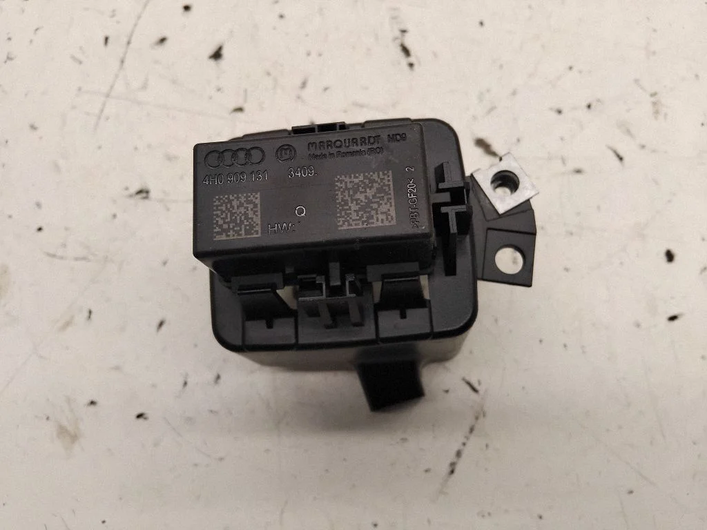 Keyless (KESSY) go control unit/module – Audi A6 S6 C7 4G (2011-2018)