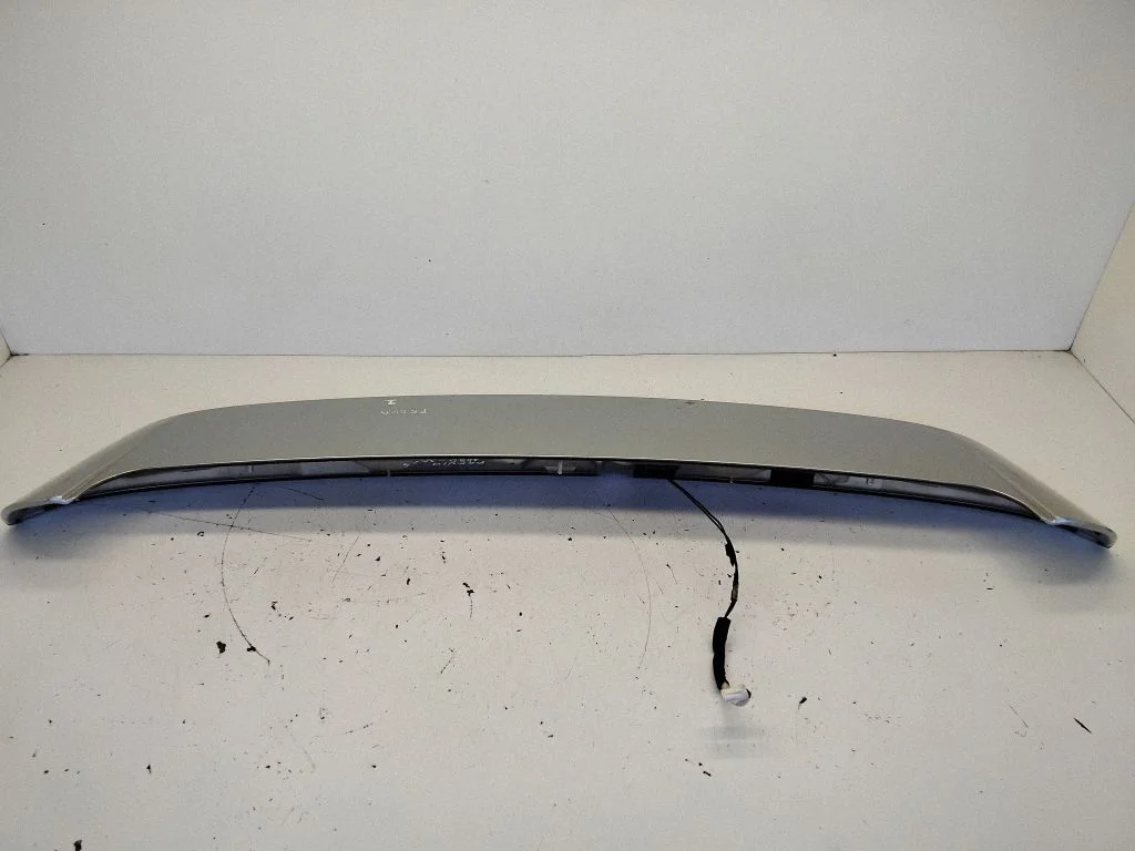 Tailgate/trunk spoiler 7608528070