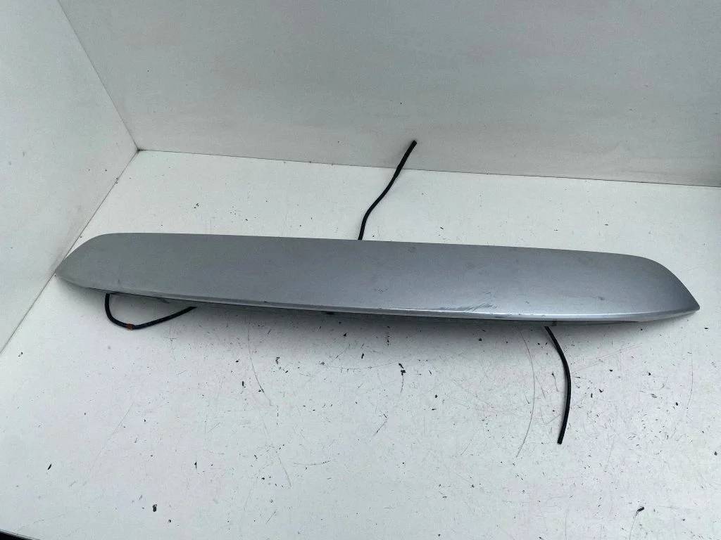 Aizmugurējā vāka spoilers A2117900388