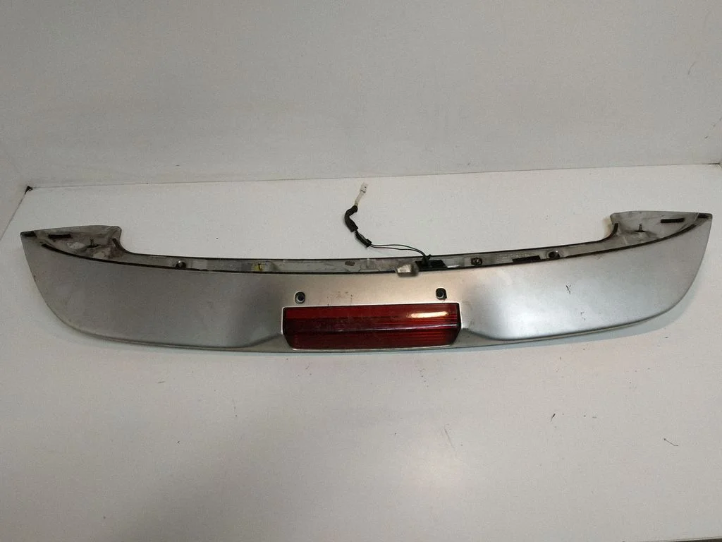Tailgate/trunk spoiler 7603528070