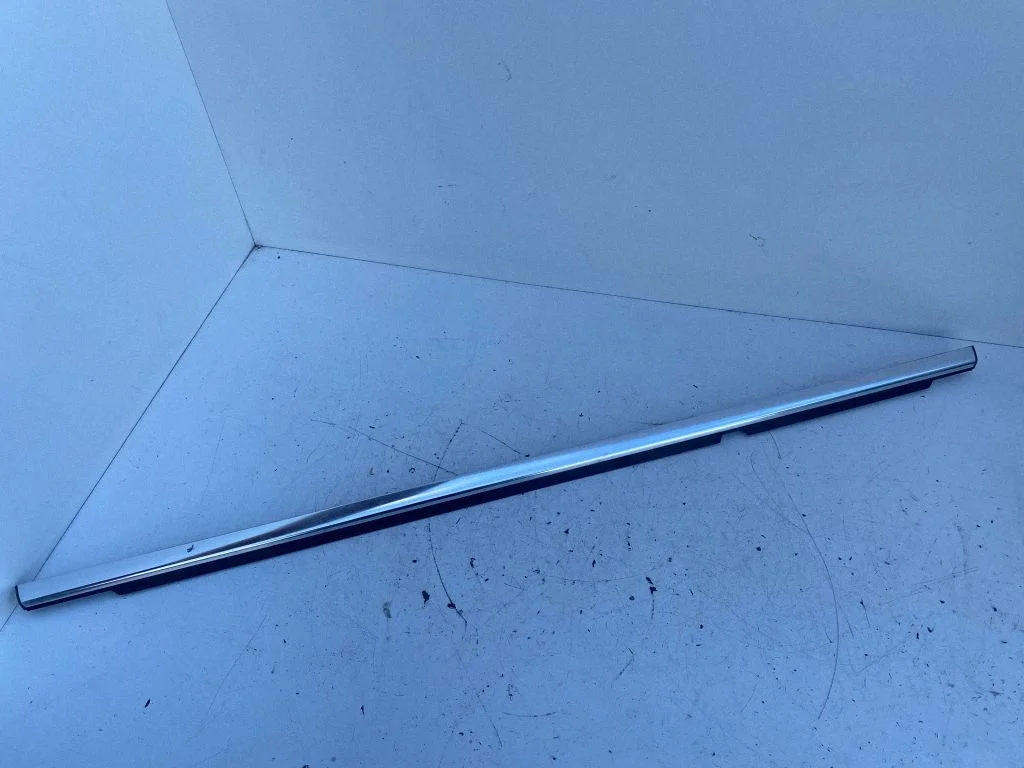 Rear door glass trim molding – rear right