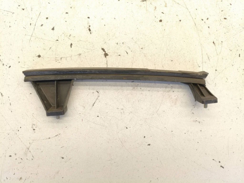 Front door windshield rail 825613W000