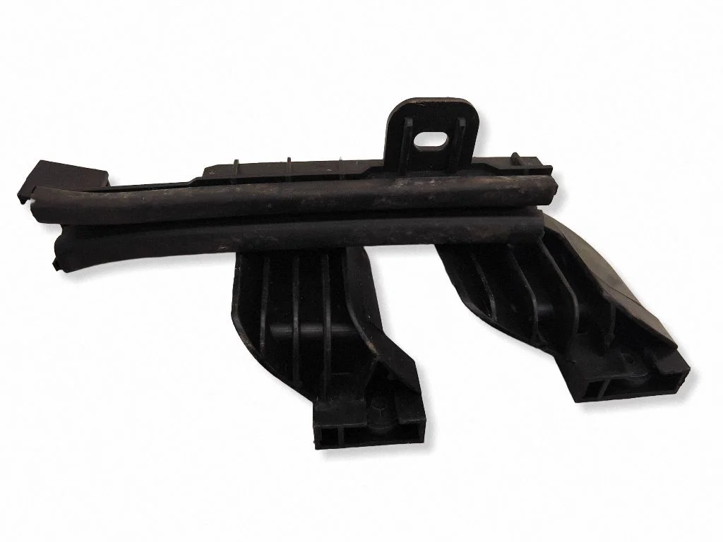 Front door windshield rail 9811414380