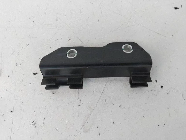 Pneumatic air compressor holding bracket – Land Rover Range Rover Sport L494 (2013-)