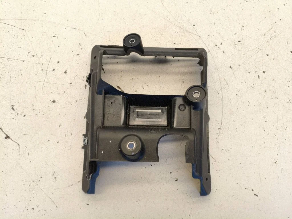 Engine control unit holder – Audi Q7 4M (2015-)