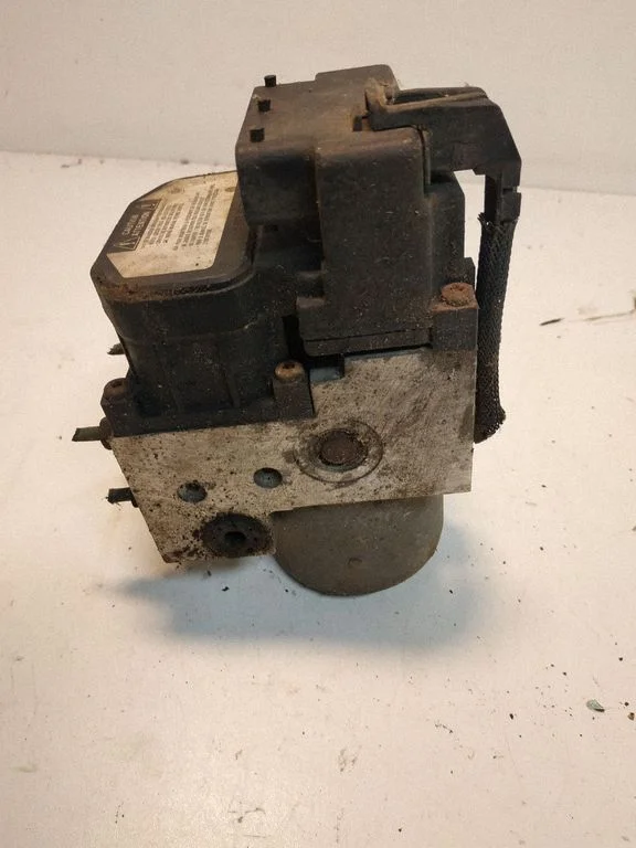 ABS block – Toyota Matrix (E130) (2001-2008)