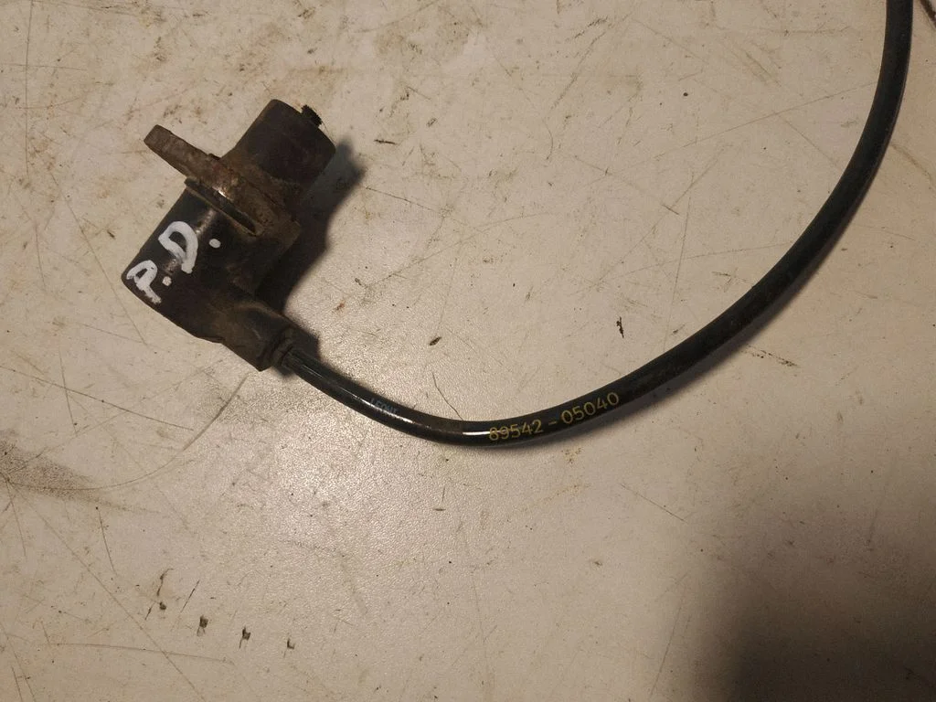 ABS brake wheel speed sensor 8954205040
