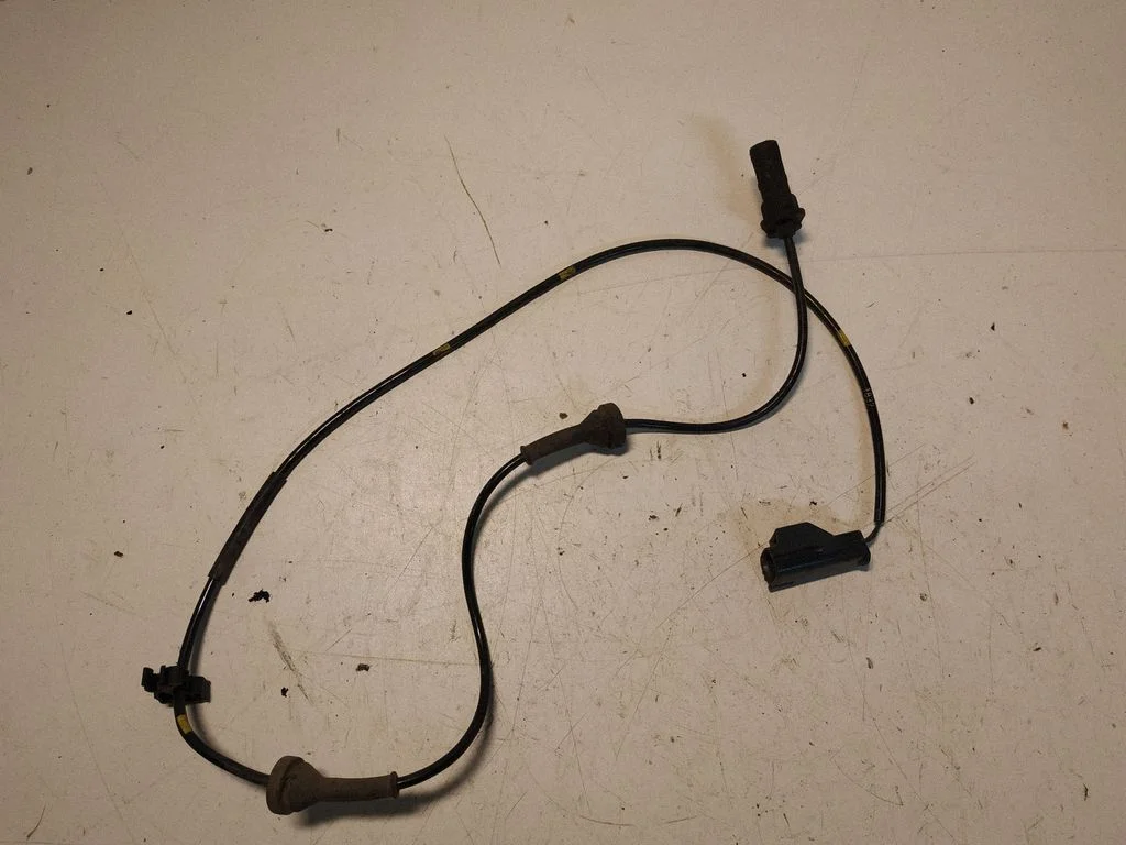 ABS brake wheel speed sensor – Volvo V70 (2005-2008)