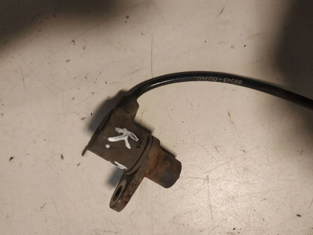 ABS brake wheel speed sensor 8954305040