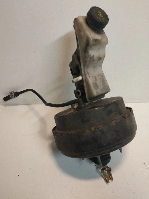 Brake booster – Toyota Avensis T250 (2003-2006)