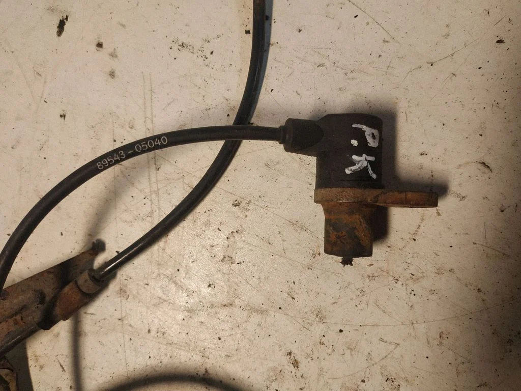 ABS brake wheel speed sensor 8954305040