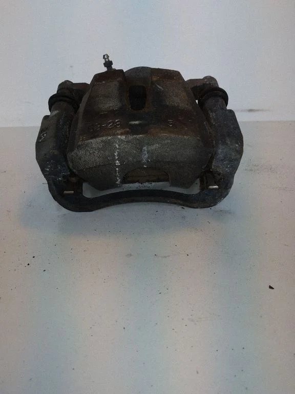 Front brake caliper ADVICS5