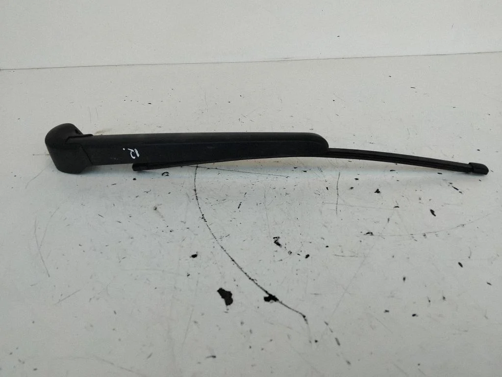 Rear wiper blade arm 8V3955407