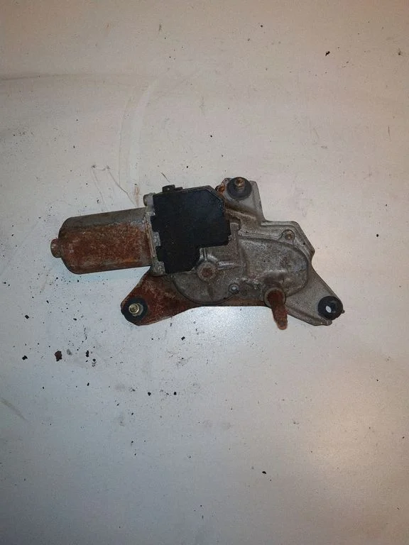 Aizmugurējā stikla tīrītāja motoriņš 8502044020