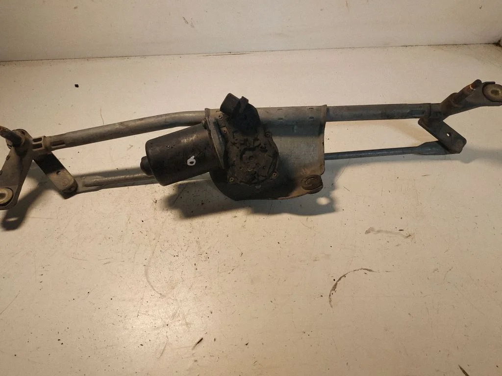 Front wiper linkage and motor 8511005040B
