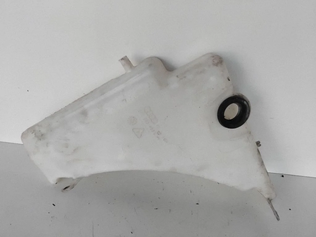 Windshield washer fluid reservoir/tank – Audi A5 Sportback 8TA (2009-2016)