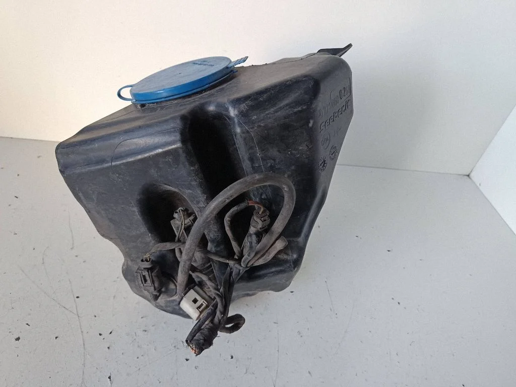 Windshield washer fluid reservoir/tank 2218600260