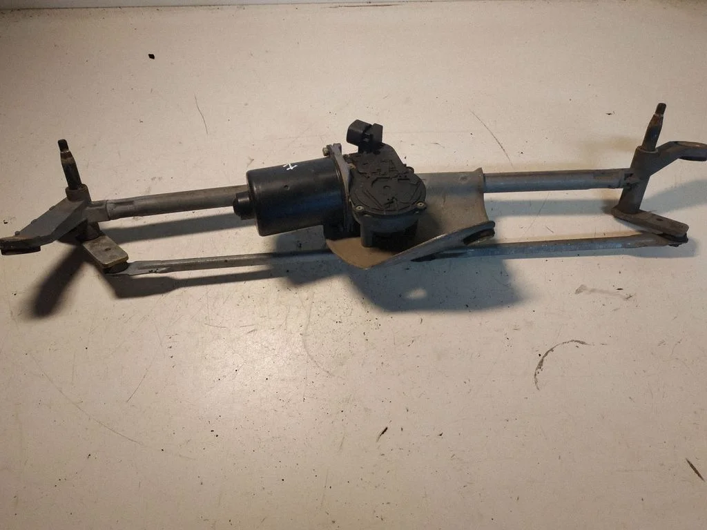 Front wiper linkage and motor 8511005040B