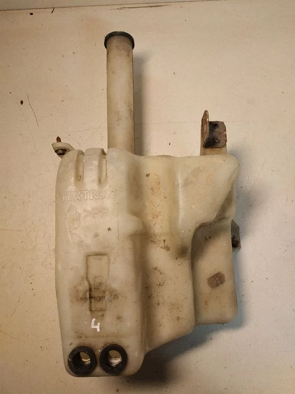Windshield washer fluid reservoir/tank 001139