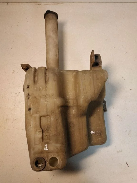 Windshield washer fluid reservoir/tank 001139