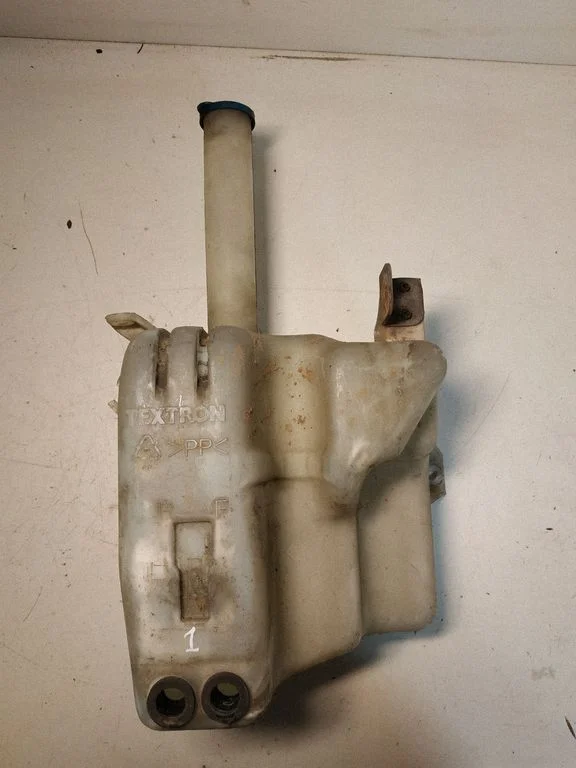 Windshield washer fluid reservoir/tank 001139