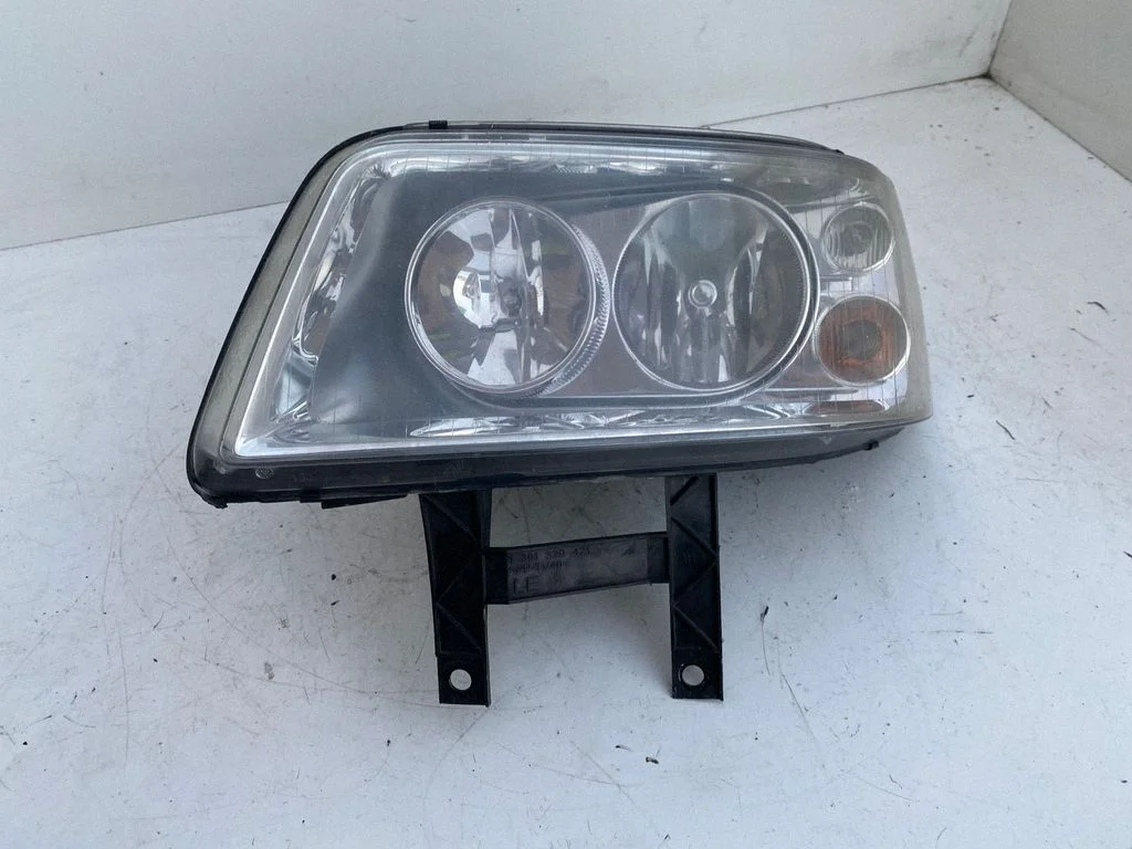 Headlight/headlamp – Volkswagen Transporter - Caravelle T5 (2003-2015)