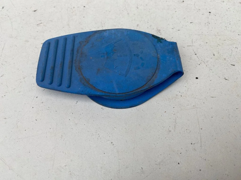 Windshield washer fluid reservoir/tank 8D0955455