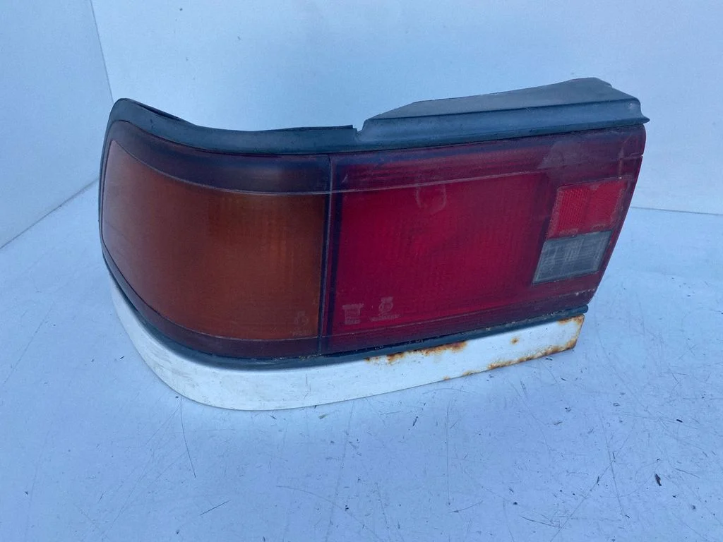 Rear/tail lights – Toyota Carina T170 (1988-1992)