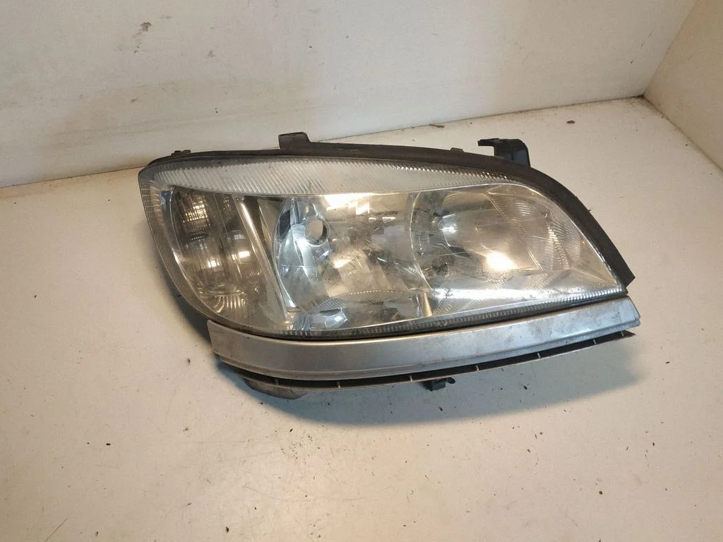 Headlight/headlamp 89100055