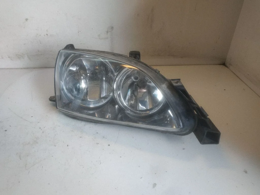 Headlight/headlamp – right