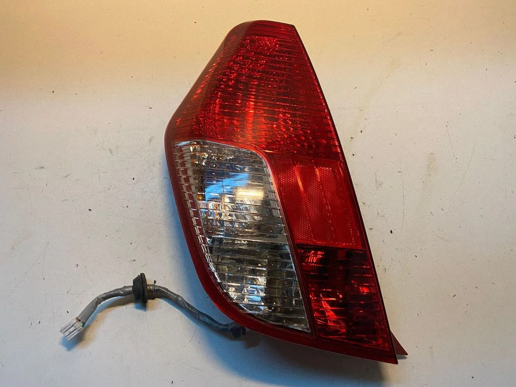 Aizmugurējais lukturis virsbūvē – Hyundai i10 (2007-2012)