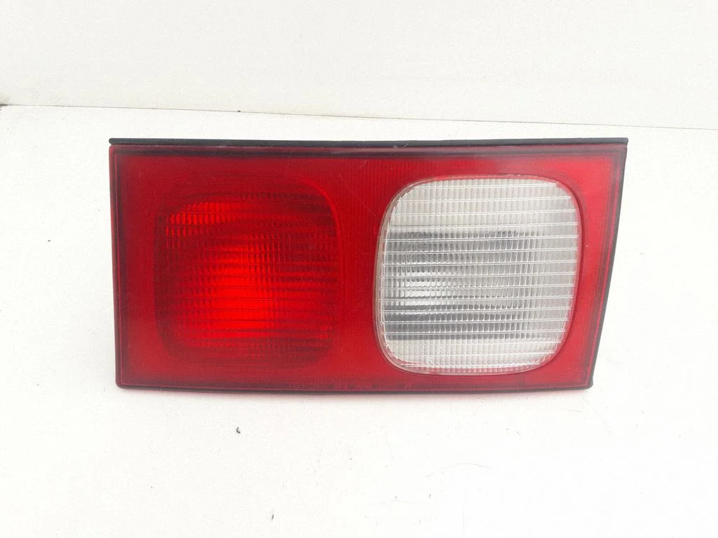 Tailgate rear/tail lights – right