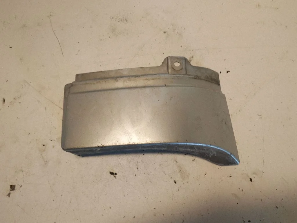 Rear/tail light trim molding 90580803