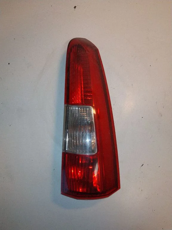 Lampa tylna w błotniku – Volvo V70 (2000-2004)