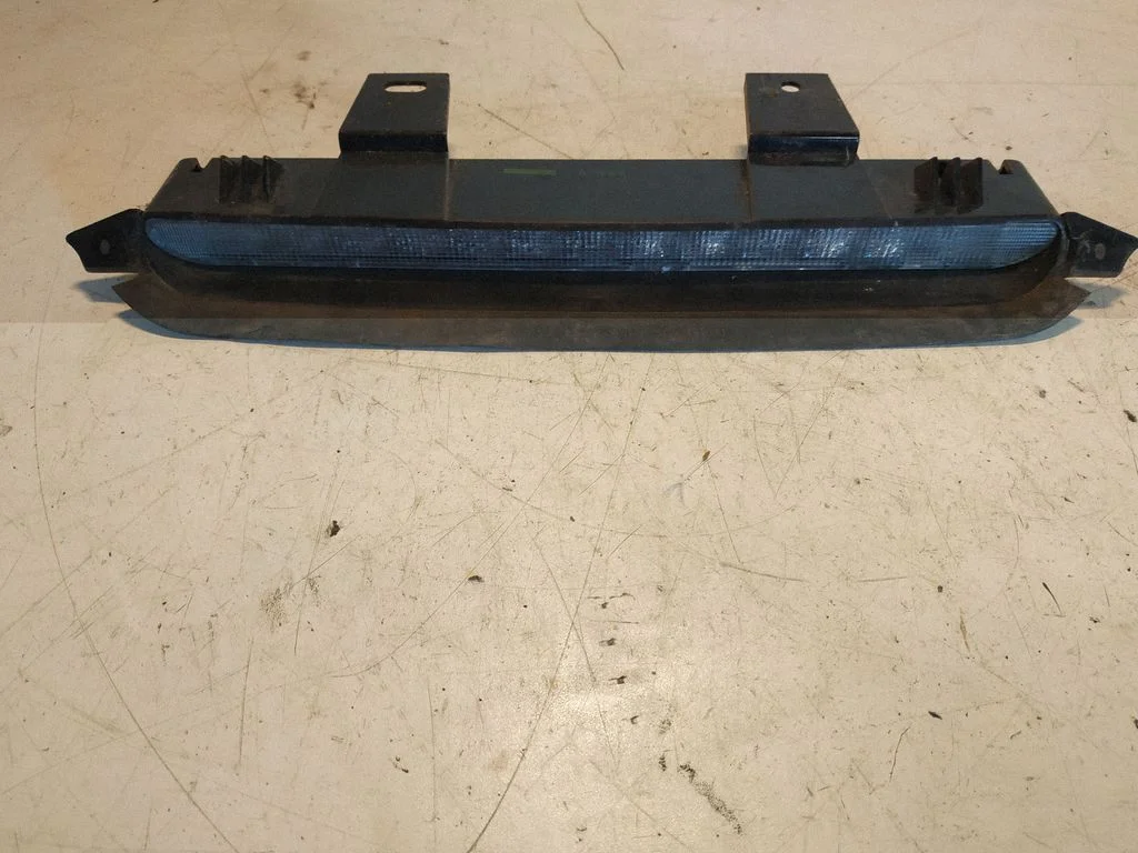 Papildu stopgaismas lukturis – Volvo V50 (2004-2007)