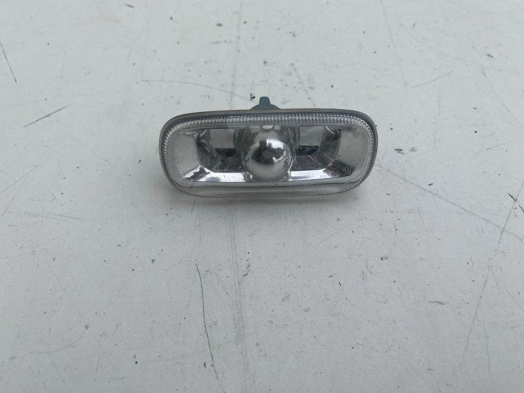 Front fender indicator light – Audi A4 S4 B6 8E 8H (2001-2005)
